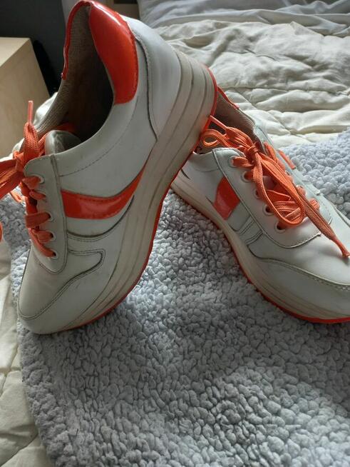 Adidasy 39 do lekkiego odswiezenia