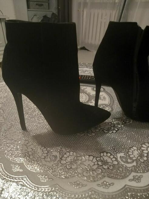 Botki damskie nówki r39