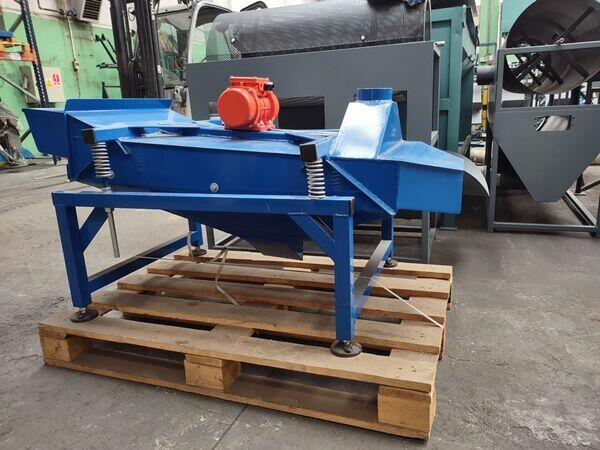 Przesiewacz bębnowy i stół wibracyjny do granulatu