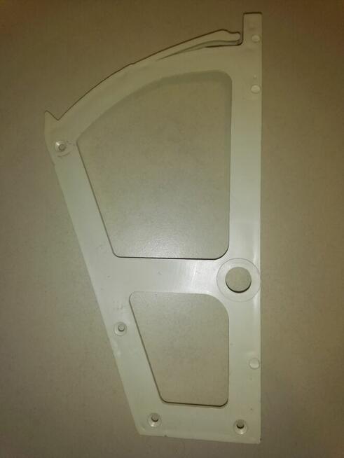 Mocowanie frontu szafki na buty