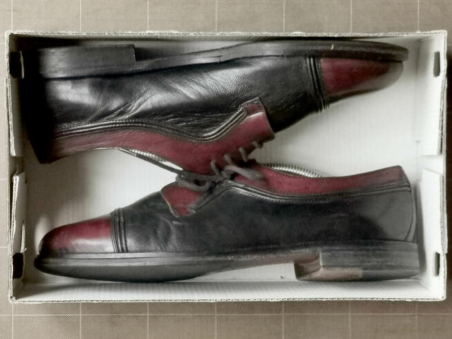 Męskie półbuty wyjściowe Bally, rozmiar 40 - 350 zł.