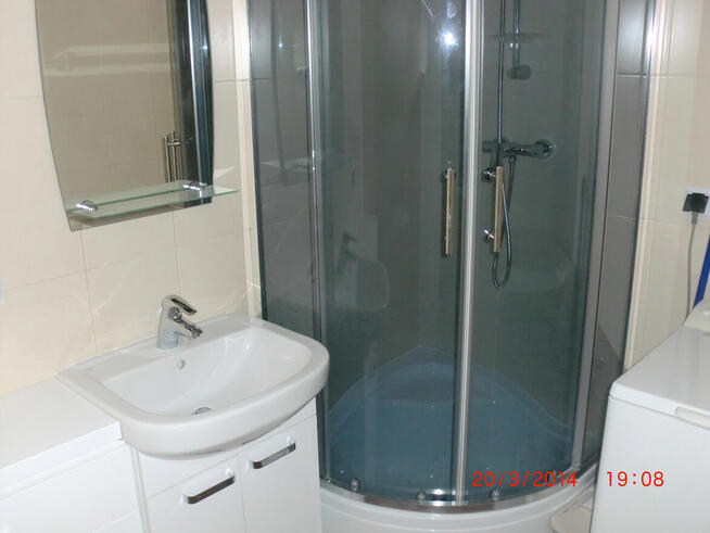 Duży pokój (24m) w mieszkaniu dla studentki Bartodzieje