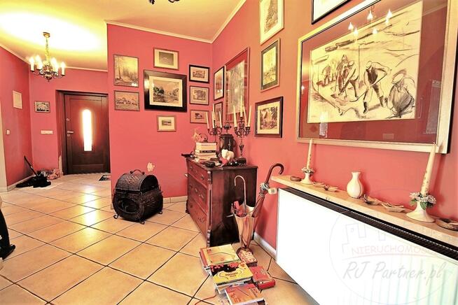 Zadbany dom blisko Obwodnicy i terenów zielonych.