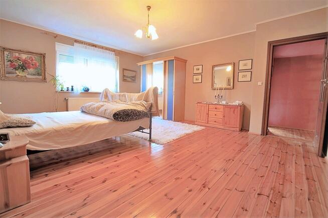 Zadbany dom blisko Obwodnicy i terenów zielonych.