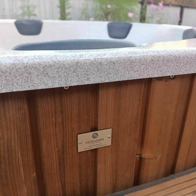 Balia ogrodowa elektryczna/ jacuzzi / akryl / thermowood