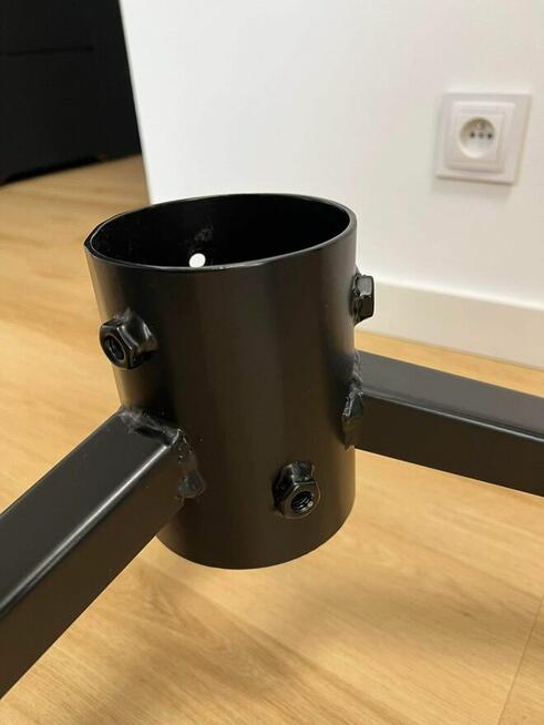 Stojak pod choinkę stojaki trzy nogi cztery regulacja śruba