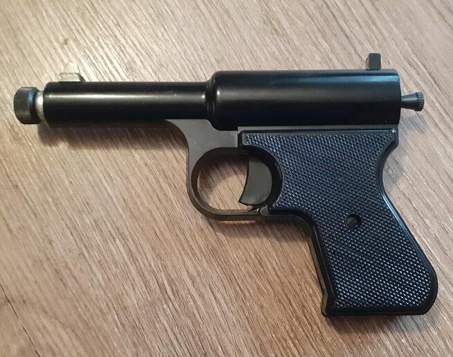 Pistolet pneumatyczny kal. 4,5 mm