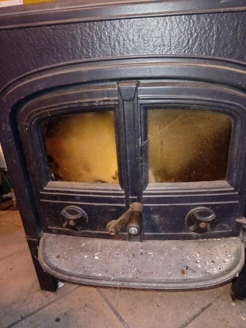 Kominek z niedźwiedziem