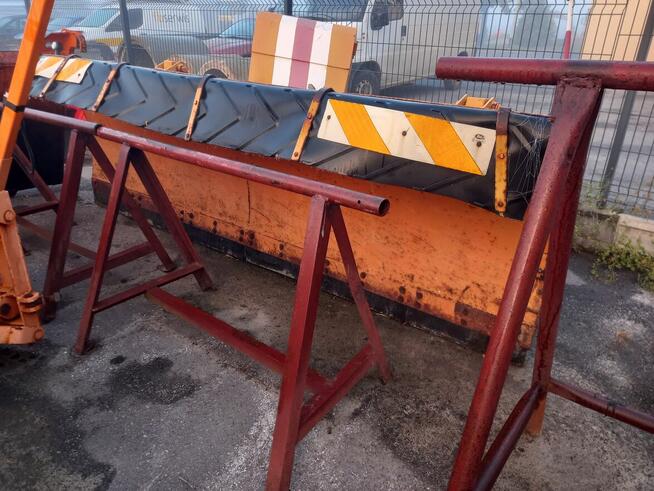 Pług do odśnieżania