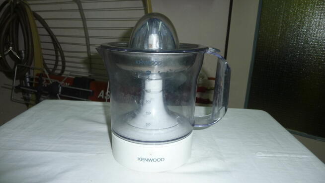 Wyciskarka do cytrusów Kenwood JE290,moc 40 Wat.Stan b.dobry