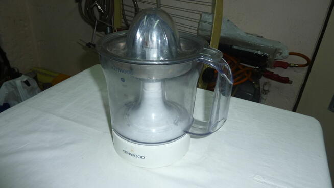 Wyciskarka do cytrusów Kenwood JE290,moc 40 Wat.Stan b.dobry