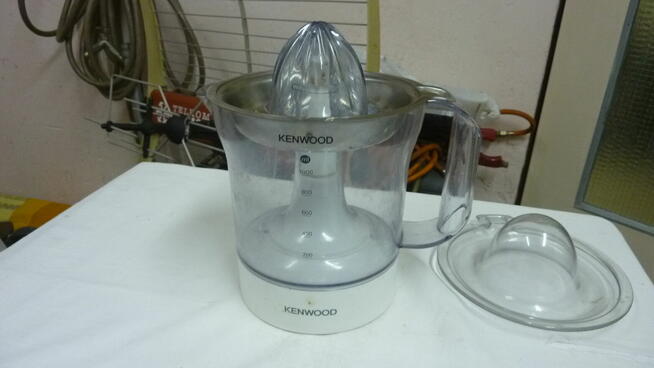 Wyciskarka do cytrusów Kenwood JE290,moc 40 Wat.Stan b.dobry