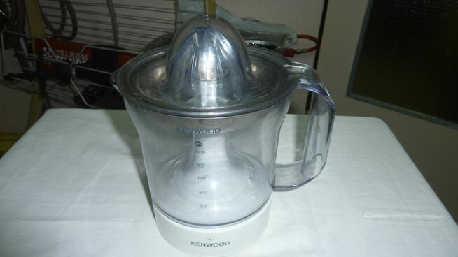 Wyciskarka do cytrusów Kenwood JE290,moc 40 Wat.Stan b.dobry