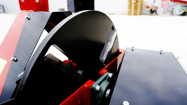 RĘBAK TARCZOWY RT-690RH Z WŁASNĄ HYDRAULIKĄ