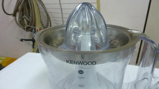 Wyciskarka do cytrusów Kenwood JE290,moc 40 Wat.Stan b.dobry
