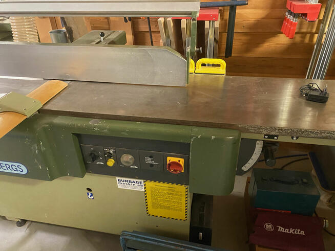 SCM F410 wyrowniarka