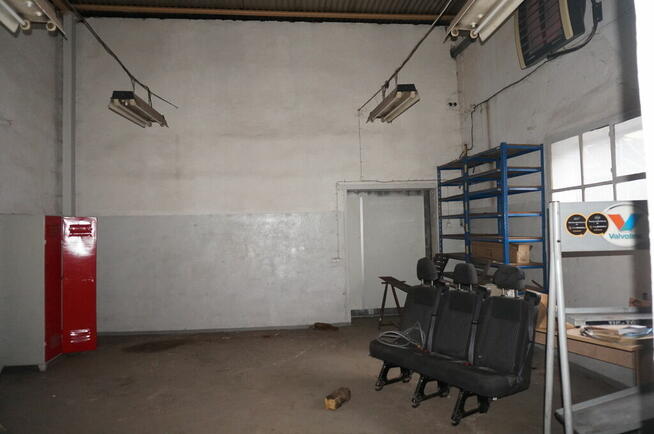 Hala magazynowo-produkcyjna z biurami, ogrzewanie.