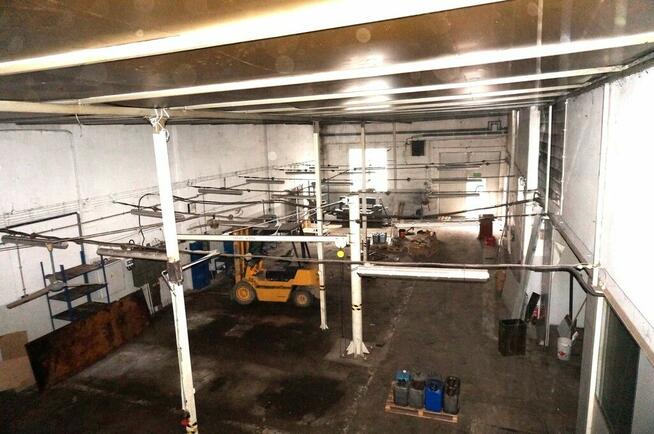 Hala magazynowo-produkcyjna z biurami, ogrzewanie.