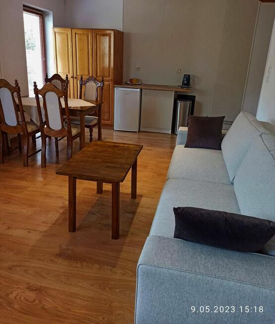 Pokoje z łazienkami i widokiem na góry w centrum Karpacza