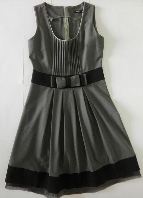 Sprzedam elegancką szarą sukienkę z wiskozy
