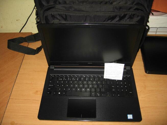 Laptopy nowe poekspozycyjne i polisingowe , z roczna gwaran