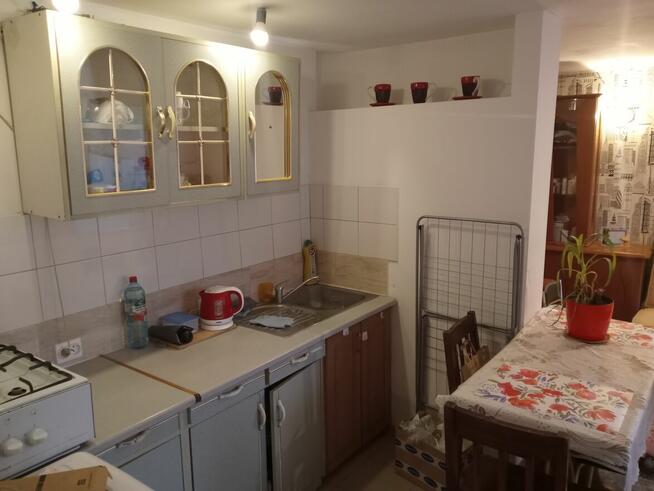 Mieszkanie z aneksem kuchennym i łazienką