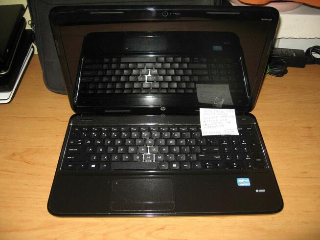 Laptopy nowe poekspozycyjne i polisingowe , z roczna gwaran