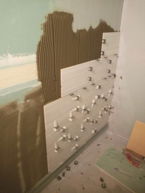 Usługi remontowo-budowlane.