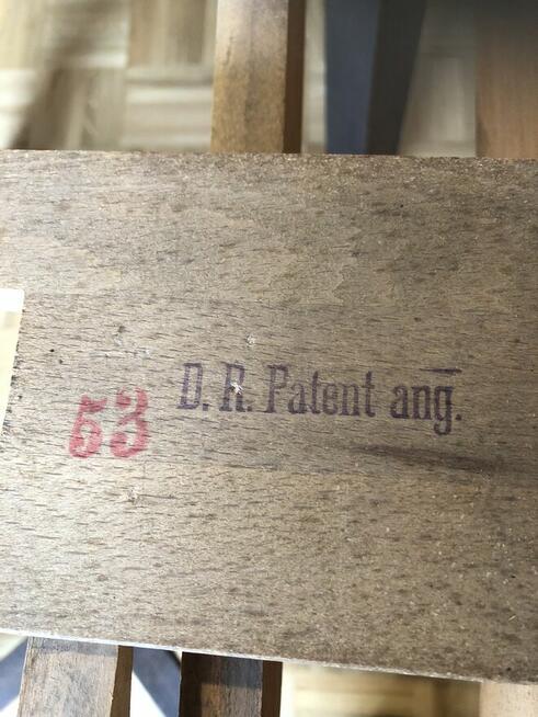 Stol masywny z 1929 r. z 6 krzesłami