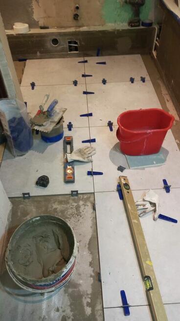 Usługi remontowo-budowlane.