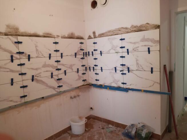 Usługi remontowo-budowlane.