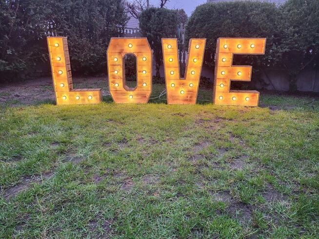 Napis LOVE
