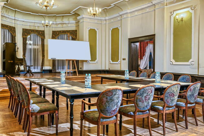 PAŁAC KŁANINO - KONFERENCJE, SZKOLENIA, SPOTKANIA BIZNESOWE