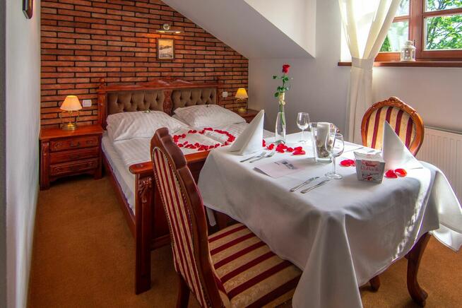 Romantyczny Pobyt Królewski w Hotelu Folwark Stara Winiarnia