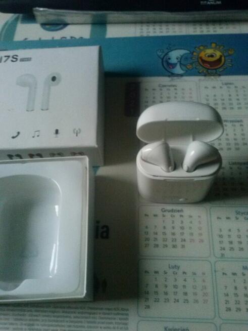 Słuchawki bezprzewodowe i7S TWS, z bowerbankiem, 10 zł.