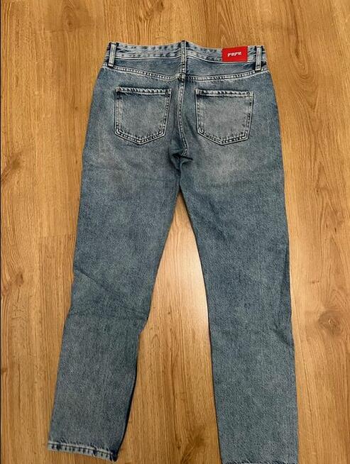 Na sprzedaż proste dżinsy marki Pepe jeans w roz. 26, długoś