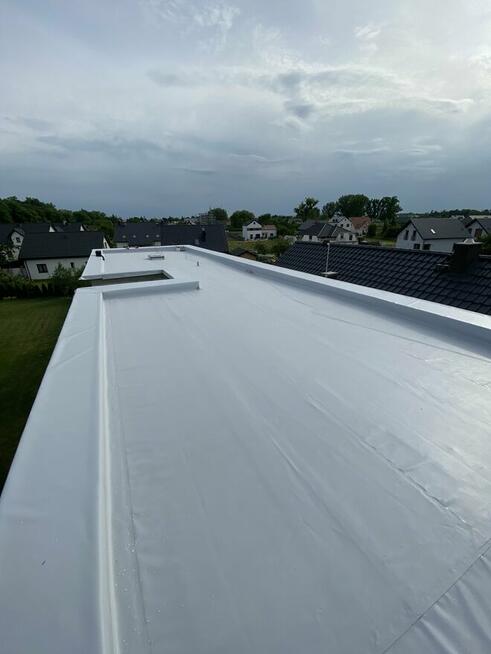 Montaż membrana dachowa PVC ocieplenie dachy płaskie komplek