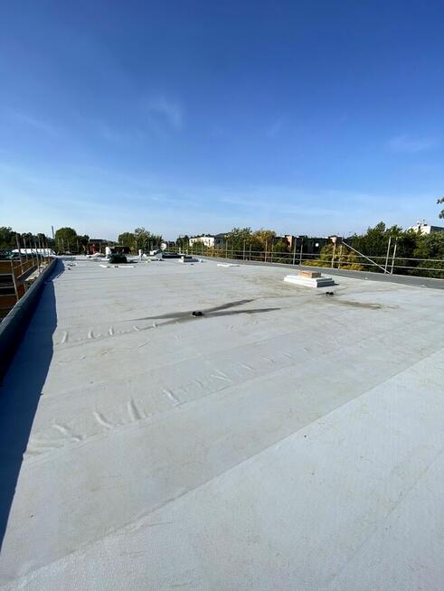 Montaż membrana dachowa PVC ocieplenie dachy płaskie