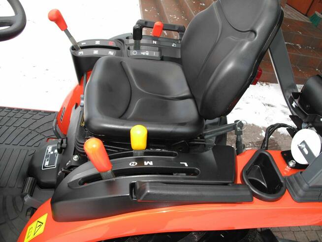 Mini Traktorek Kubota B2420 Mały Ogrodniczy Wspomaganie!