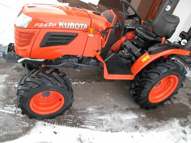 Mini Traktorek Kubota B2420 Mały Ogrodniczy Wspomaganie!