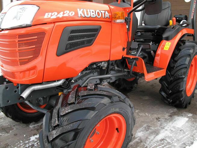 Mini Traktorek Kubota B2420 Mały Ogrodniczy Wspomaganie!