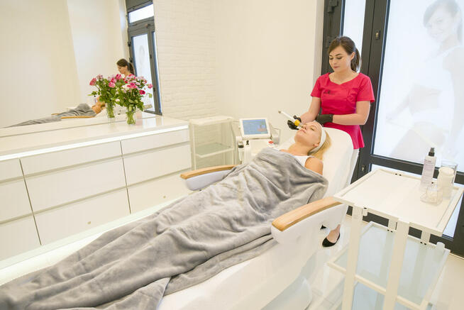 Radiofrekwencja mikroigłowa