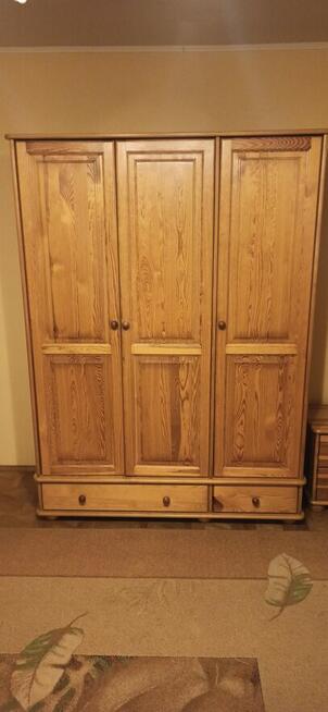 Szafa 3 drzwiowa sosnowa.