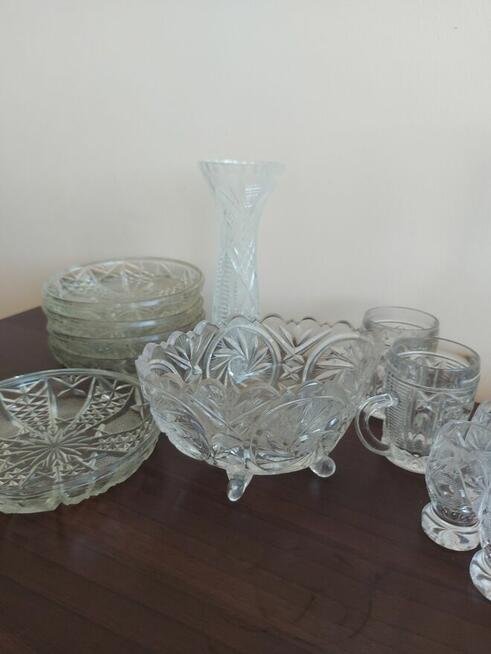 Kryształowe naczynia z PRL-u.