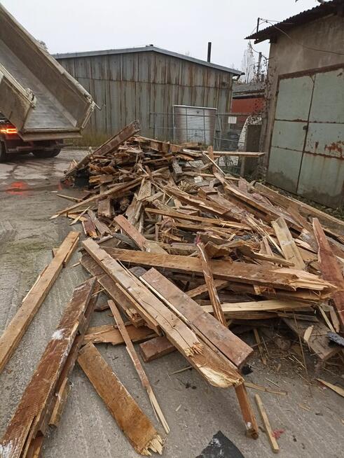 Drewno Opal Tanio Suche Bale Deski Krokowy Transport Wywrotk