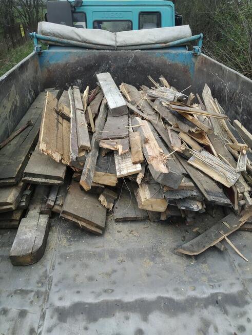 Drewno Opal Tanio Suche Bale Deski Krokowy Transport Wywrotk