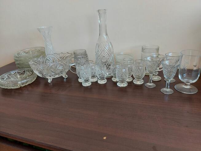 Kryształowe naczynia z PRL-u.