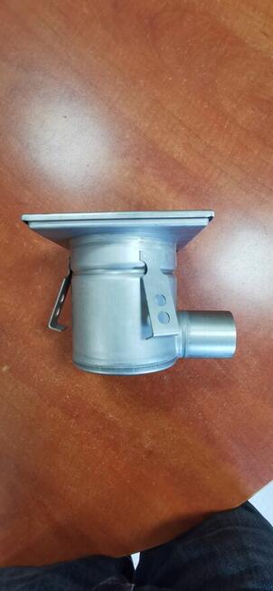 Kratka ściekowa ze stali nierdzewnej 150x150 DN50 Boczna