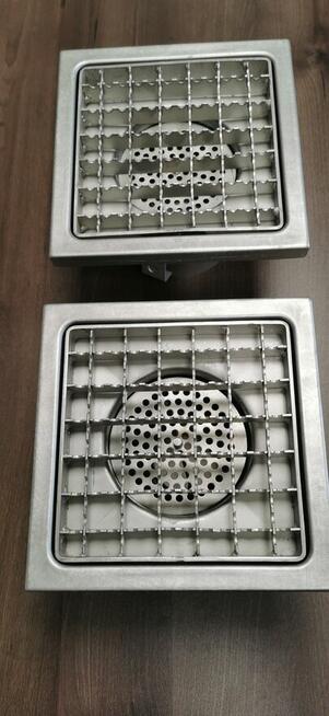 Kratka ściekowa ze stali nierdzewnej 200x200 DN110 Pionowa