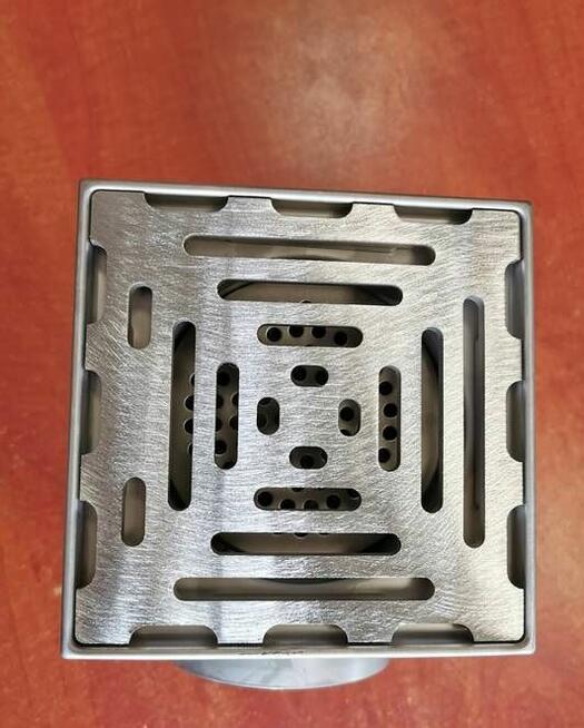 Kratka ściekowa ze stali nierdzewnej 150x150 DN50 Pionowa